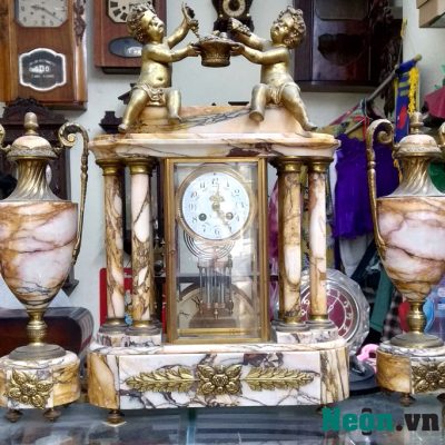 Đồng hồ để bàn cổ Châu Âu
